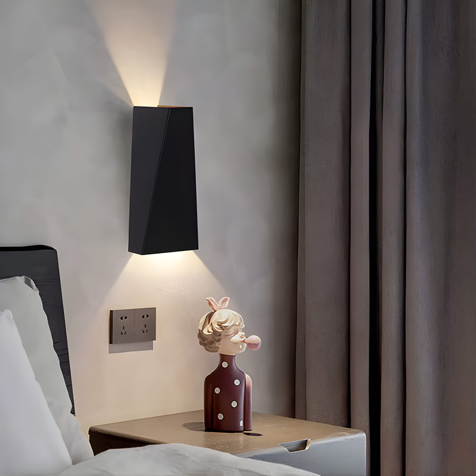 Halo - Beam LED Wall Light