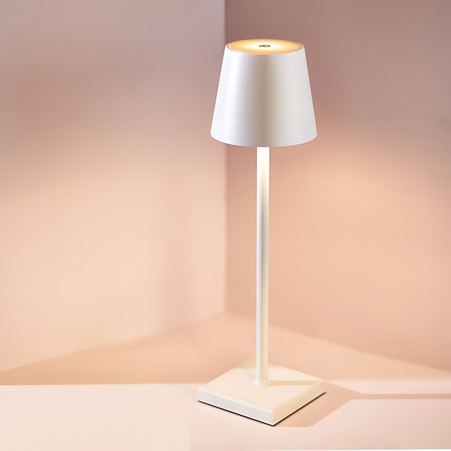 Felsenkamm - Wireless Rechargeable Table Lamp