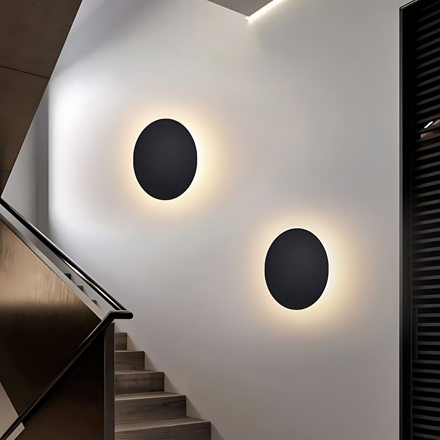 Eisenstadt - Round Metal Wall Lamp