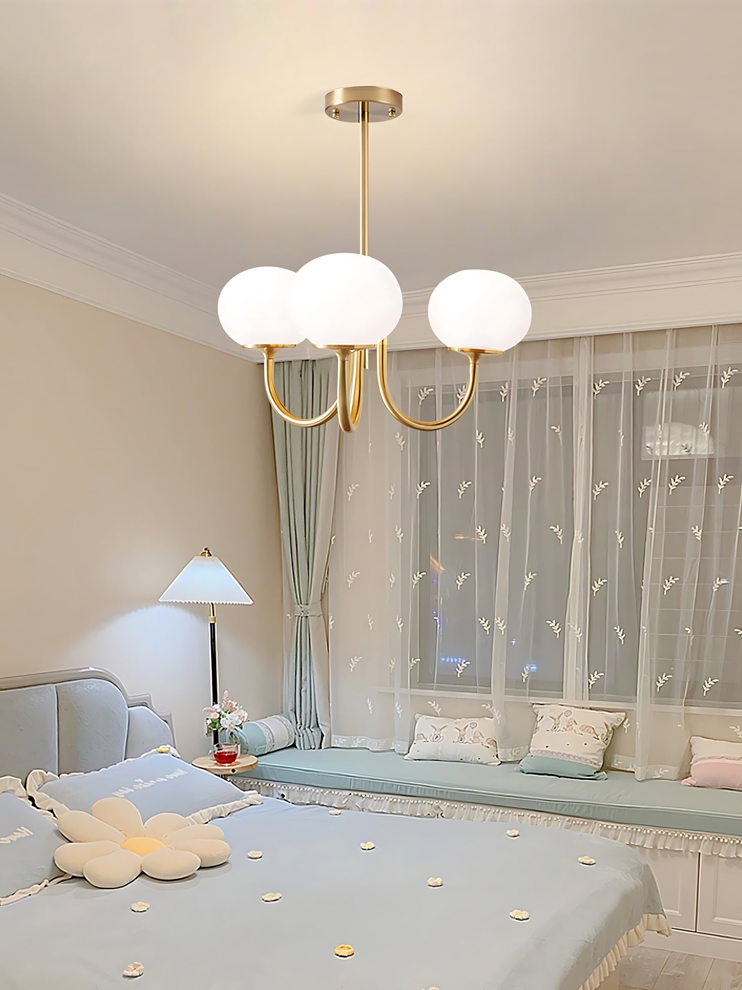 Waldorf - Marshmallow Chandelier