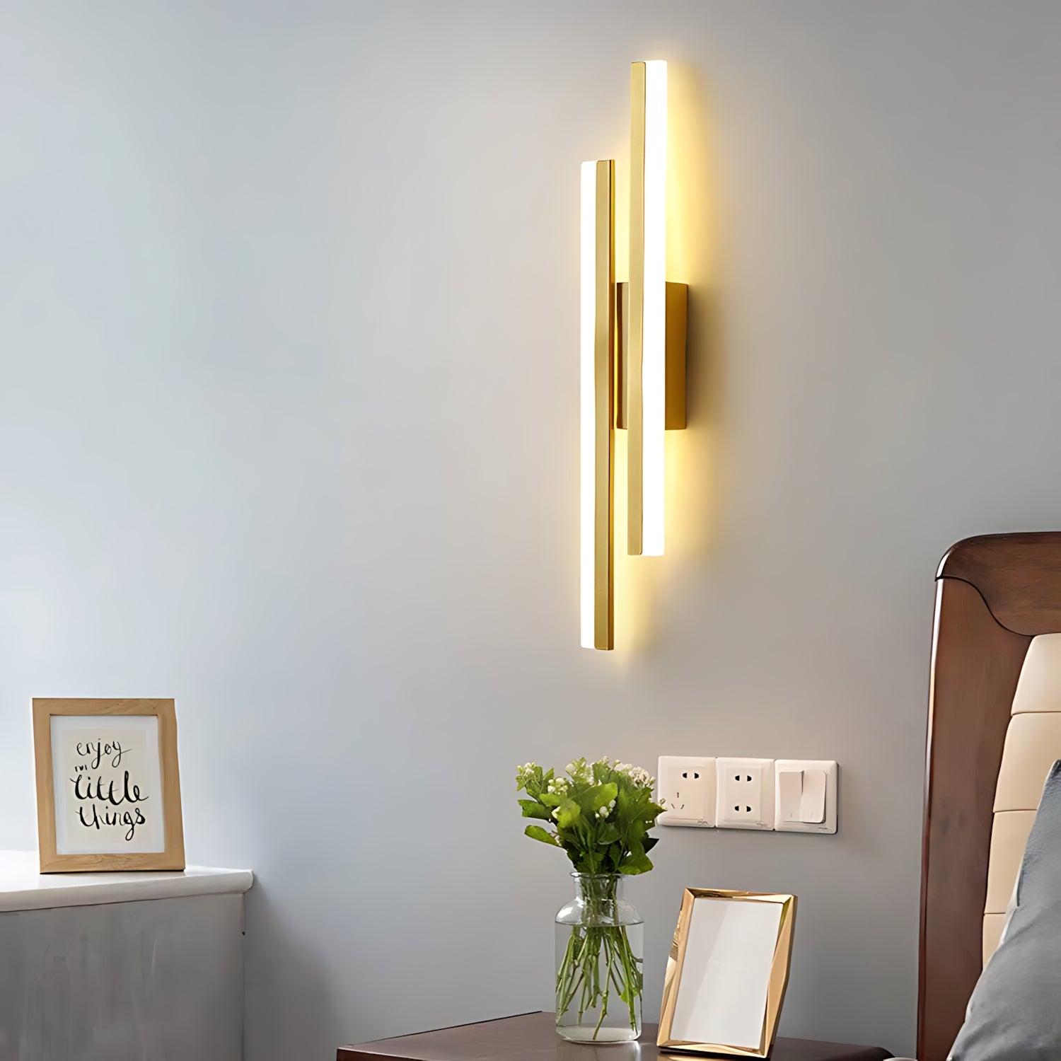 Wasserschmidt - Modern LED Wall Sconce with Minimalist Design