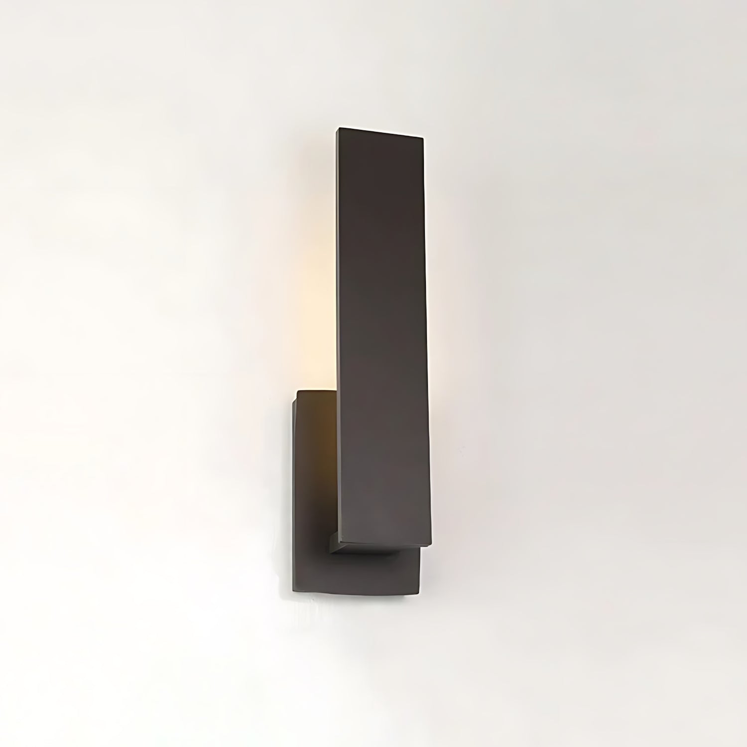 Wolfsburg - Stylish and Durable Wall Sconce