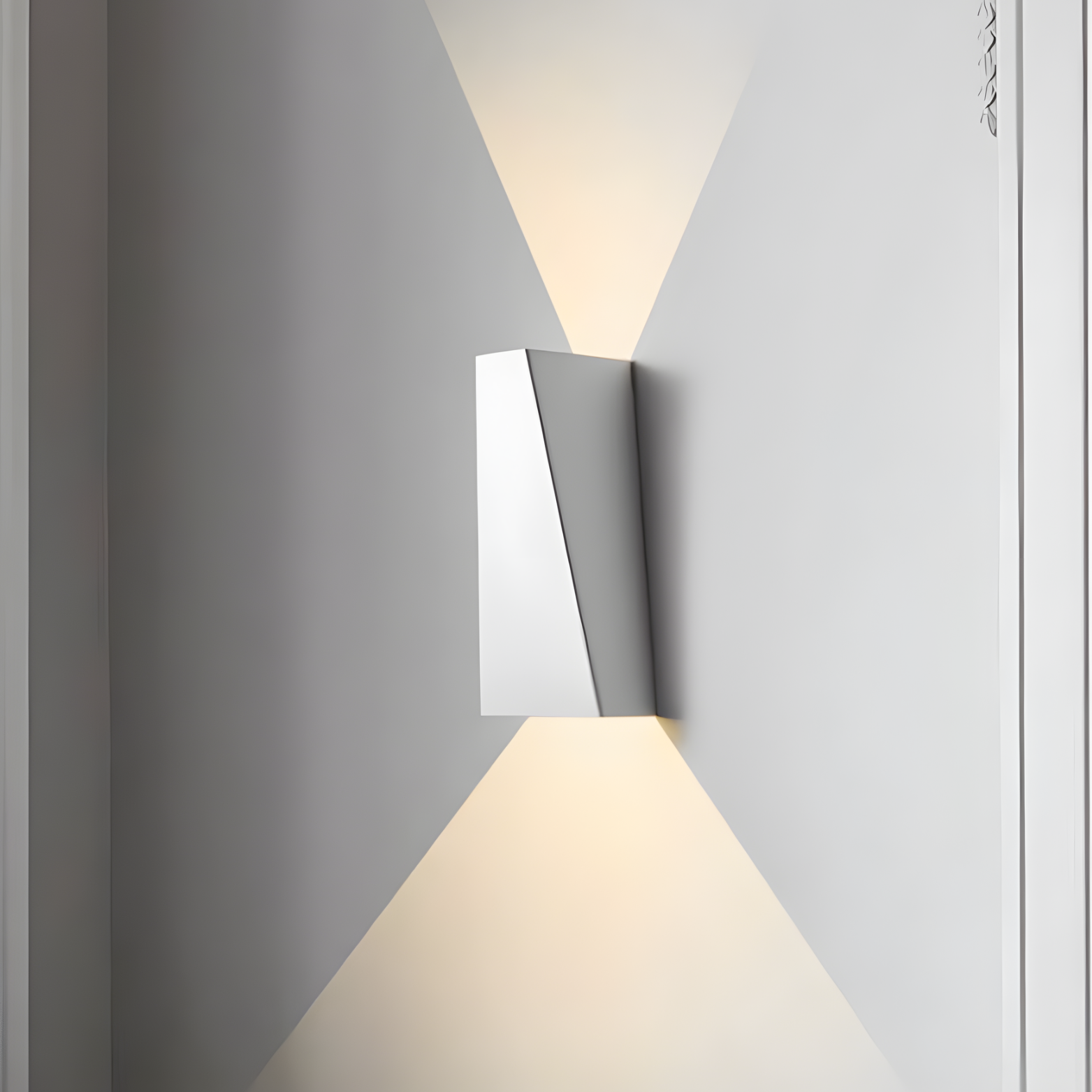 Halo - Beam LED Wall Light