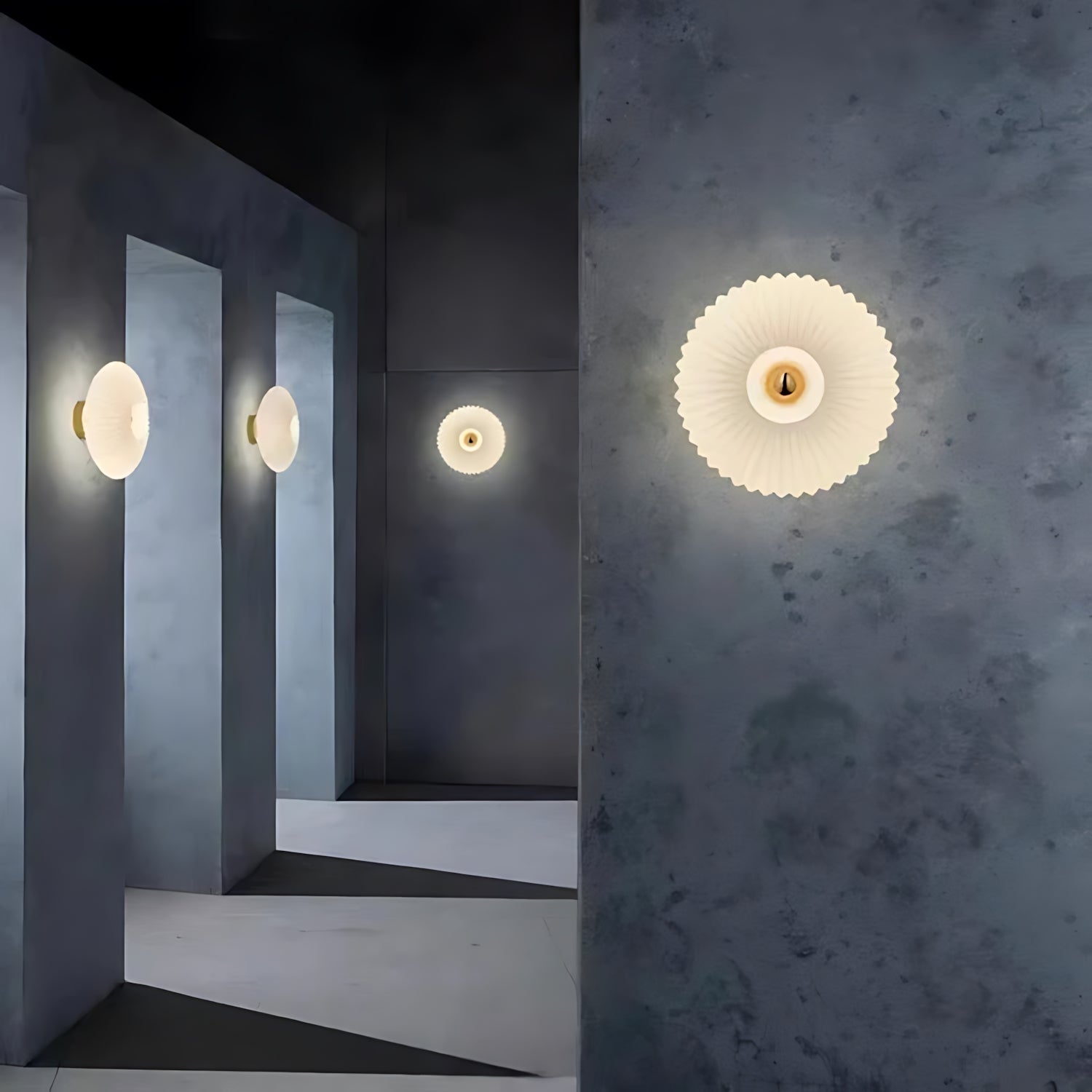 Glass Wall Lamp with Wavy Light