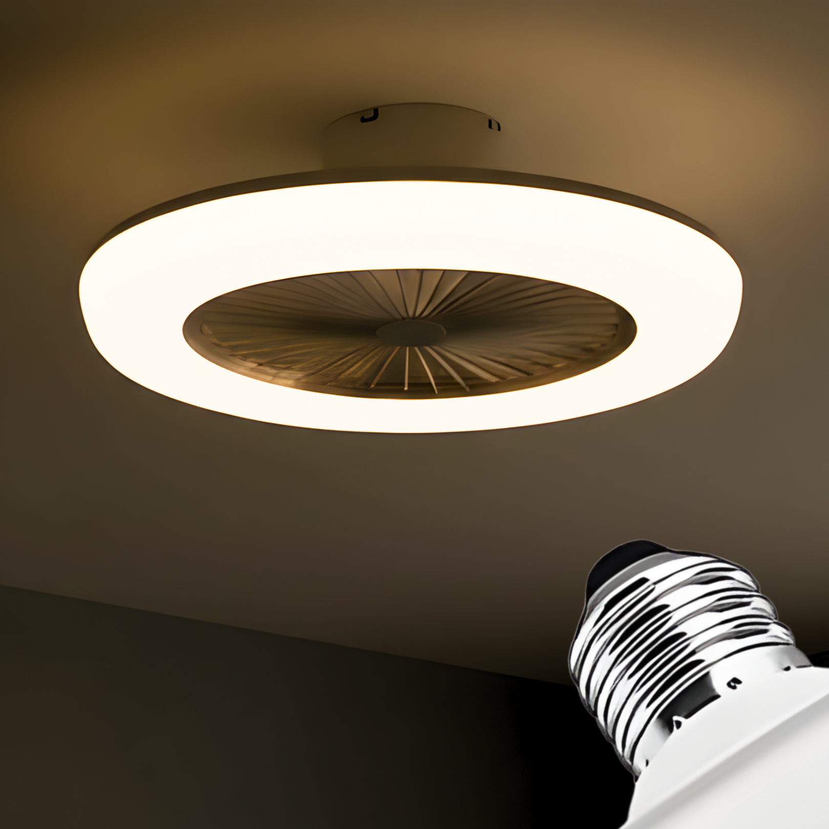 Varn – LED E27 Ceiling Fan for Bulb Socket with Remote - Dimmable Light